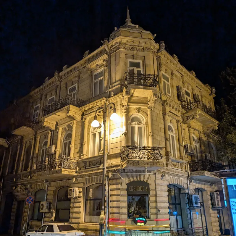 https://d2rzpmb54mcyw0.cloudfront.net/content/guides/baku/baku12.webp