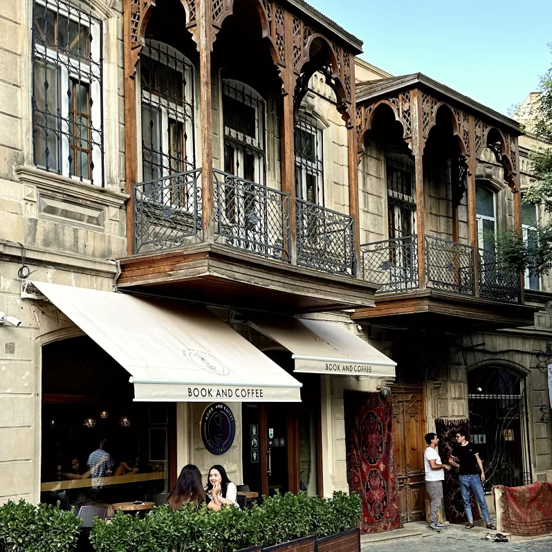 https://d2rzpmb54mcyw0.cloudfront.net/content/guides/baku/baku3.webp
