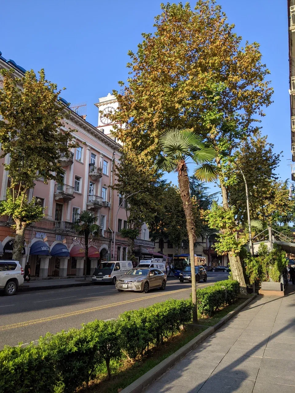 https://d2rzpmb54mcyw0.cloudfront.net/content/guides/batumi/batumi11.webp