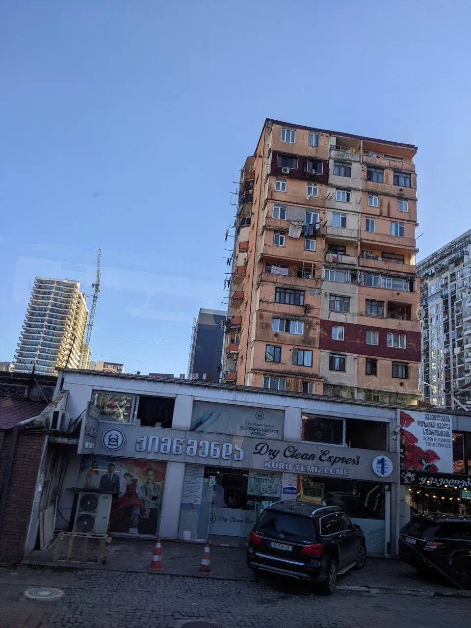 https://d2rzpmb54mcyw0.cloudfront.net/content/guides/batumi/batumi19.webp