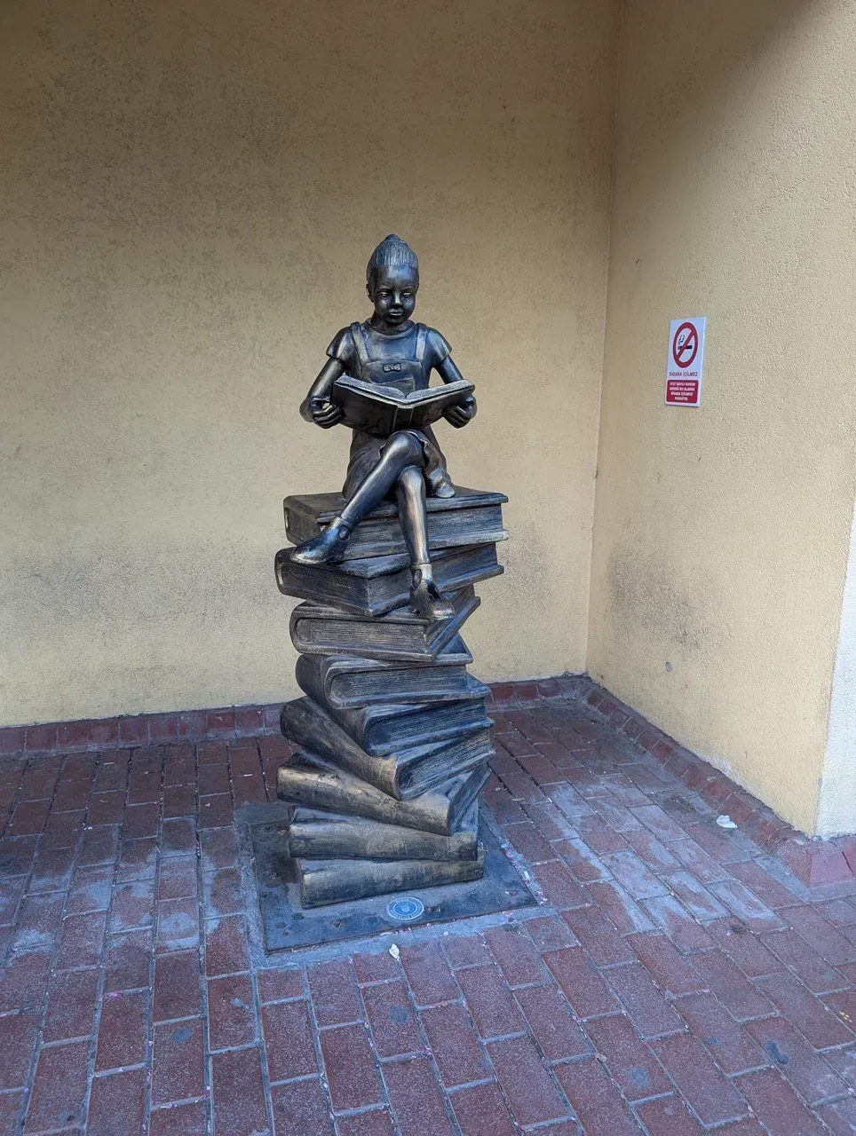 https://d2rzpmb54mcyw0.cloudfront.net/content/guides/bursa/bursa-sculptura2.webp