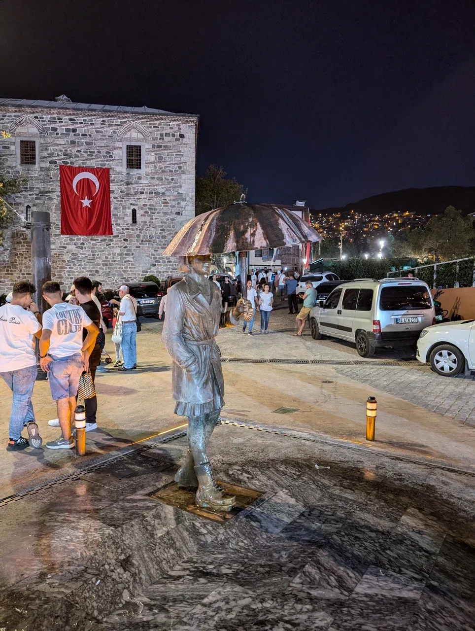 https://d2rzpmb54mcyw0.cloudfront.net/content/guides/bursa/bursa-sculptura3.webp