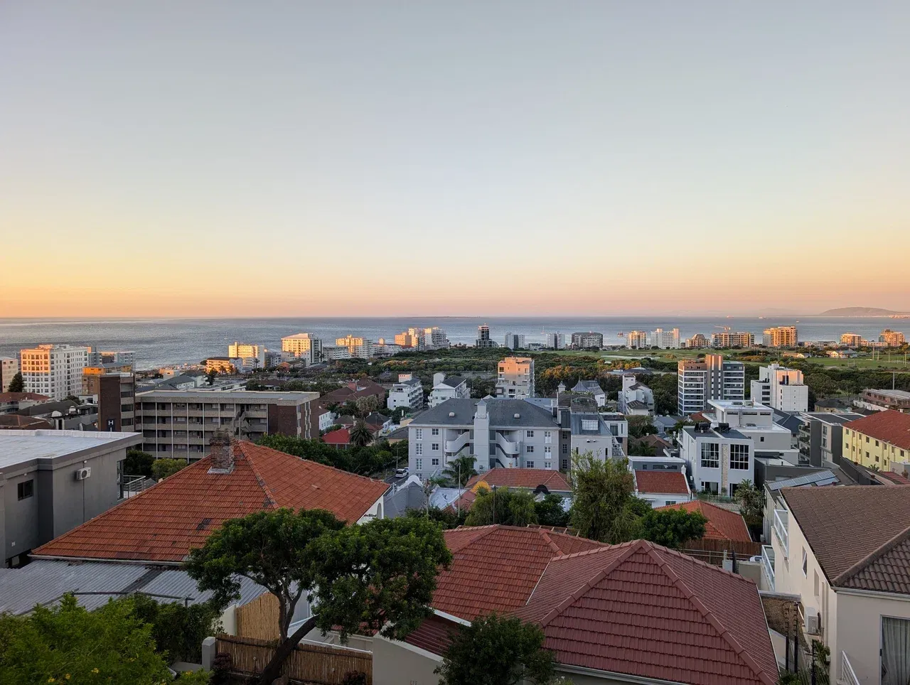 https://d2rzpmb54mcyw0.cloudfront.net/content/guides/cape-town/cape-town2.webp