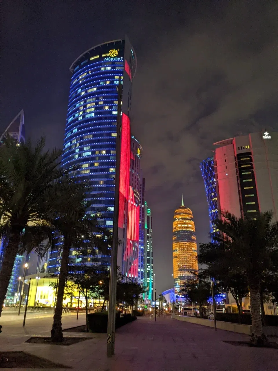 https://d2rzpmb54mcyw0.cloudfront.net/content/guides/doha/doha2.webp