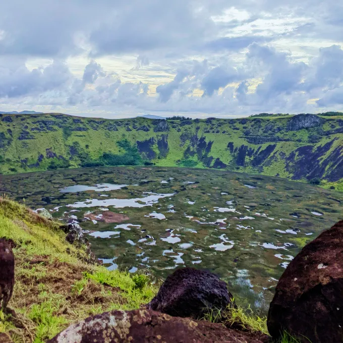 https://d2rzpmb54mcyw0.cloudfront.net/content/guides/eastern-island/easter-island4.webp