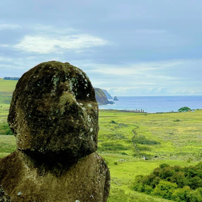 https://d2rzpmb54mcyw0.cloudfront.net/content/guides/eastern-island/easter-island5.webp
