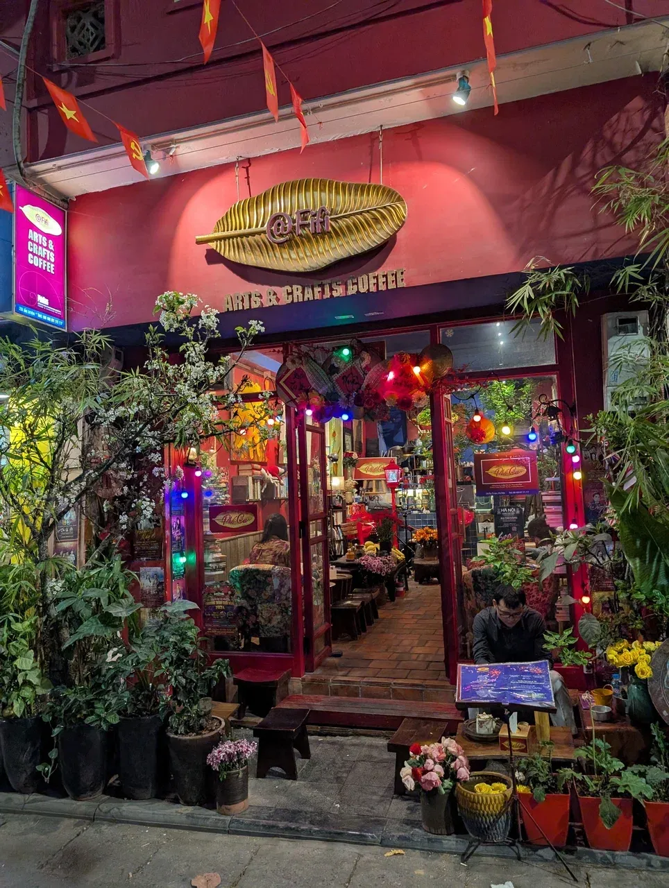 https://d2rzpmb54mcyw0.cloudfront.net/content/guides/hanoi/hanoi18.webp