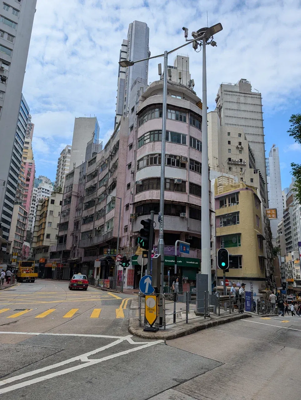 https://d2rzpmb54mcyw0.cloudfront.net/content/guides/hong-kong/hongkong16.webp