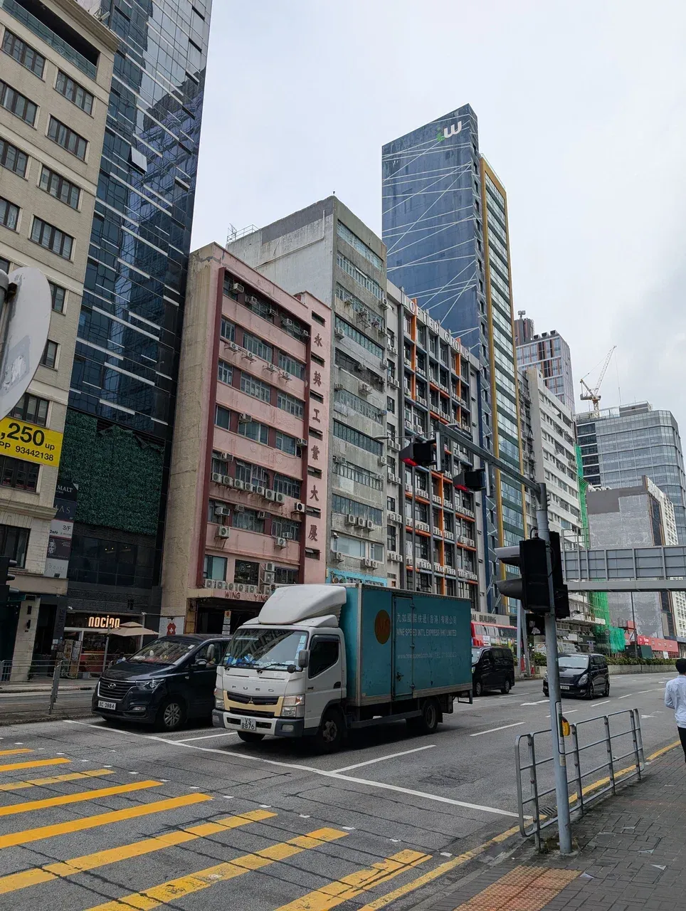 https://d2rzpmb54mcyw0.cloudfront.net/content/guides/hong-kong/hongkong22.webp