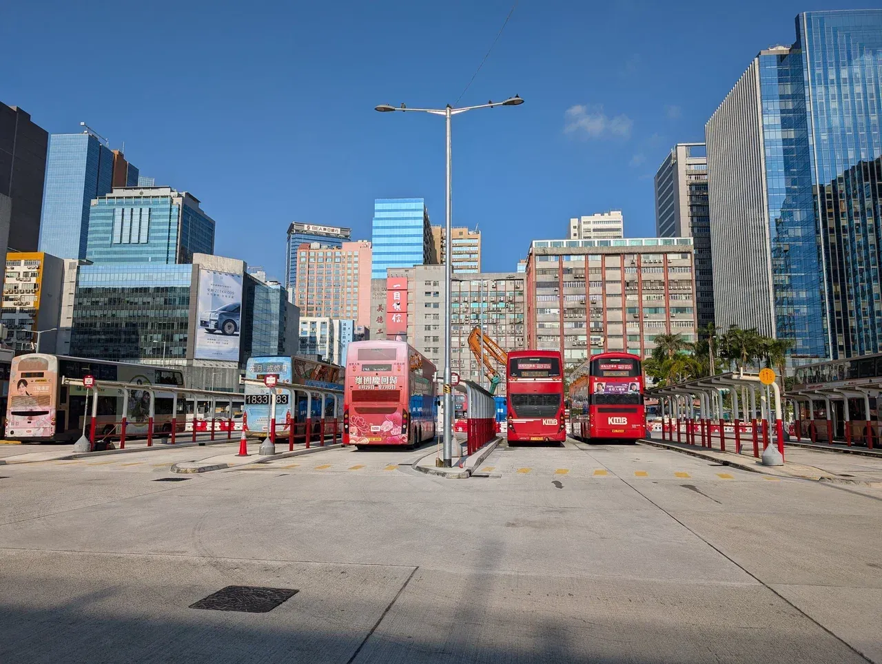 https://d2rzpmb54mcyw0.cloudfront.net/content/guides/hong-kong/hongkong3.webp
