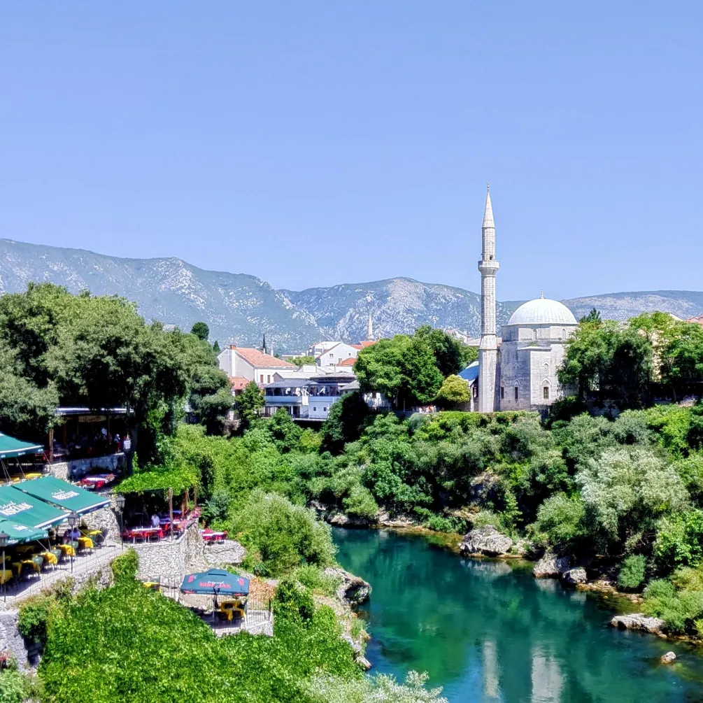 https://d2rzpmb54mcyw0.cloudfront.net/content/guides/mostar/mostar2.webp