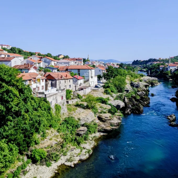 https://d2rzpmb54mcyw0.cloudfront.net/content/guides/mostar/mostar3.webp