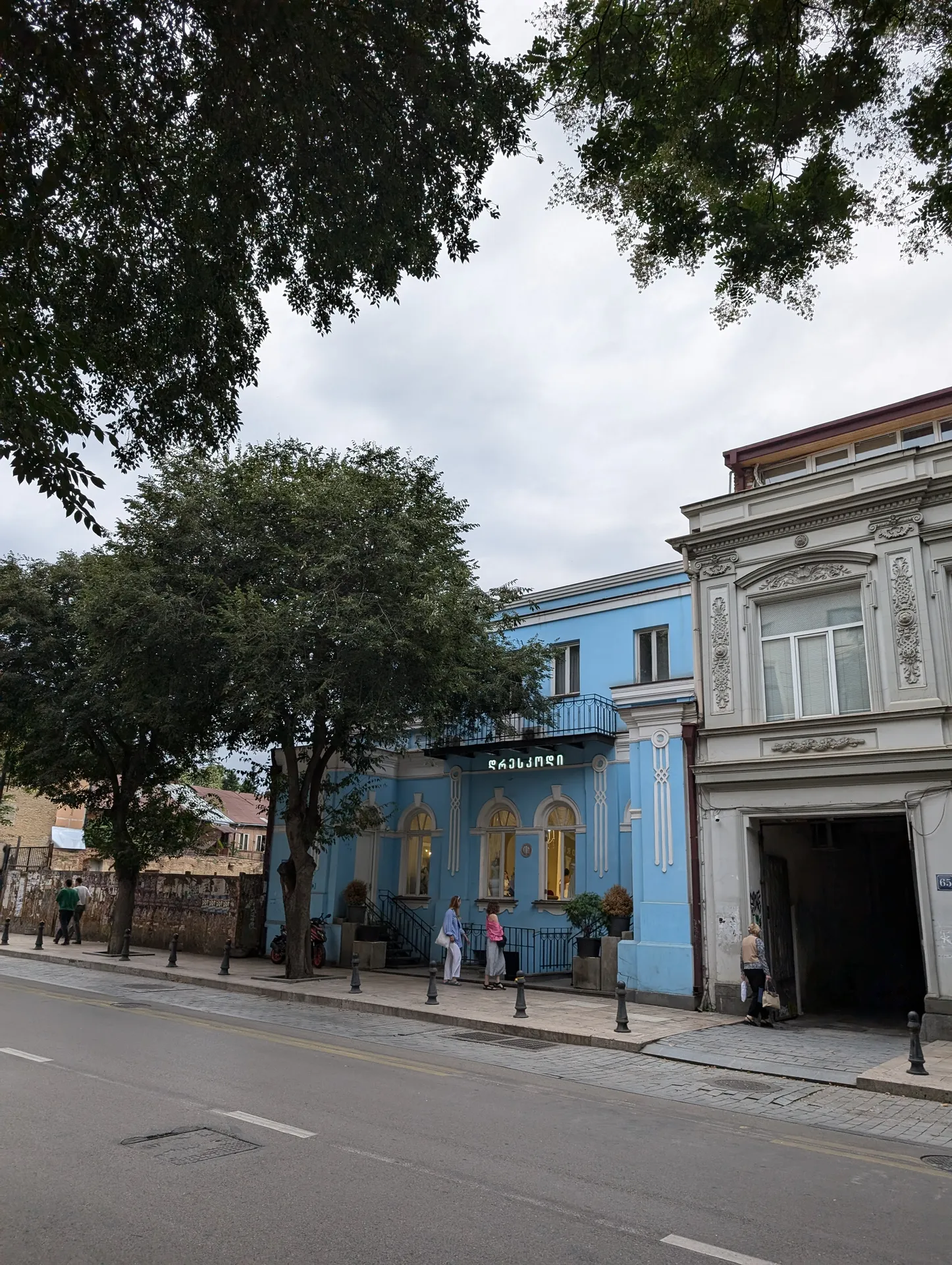 https://d2rzpmb54mcyw0.cloudfront.net/content/guides/tbilisi/tbilisi12.webp