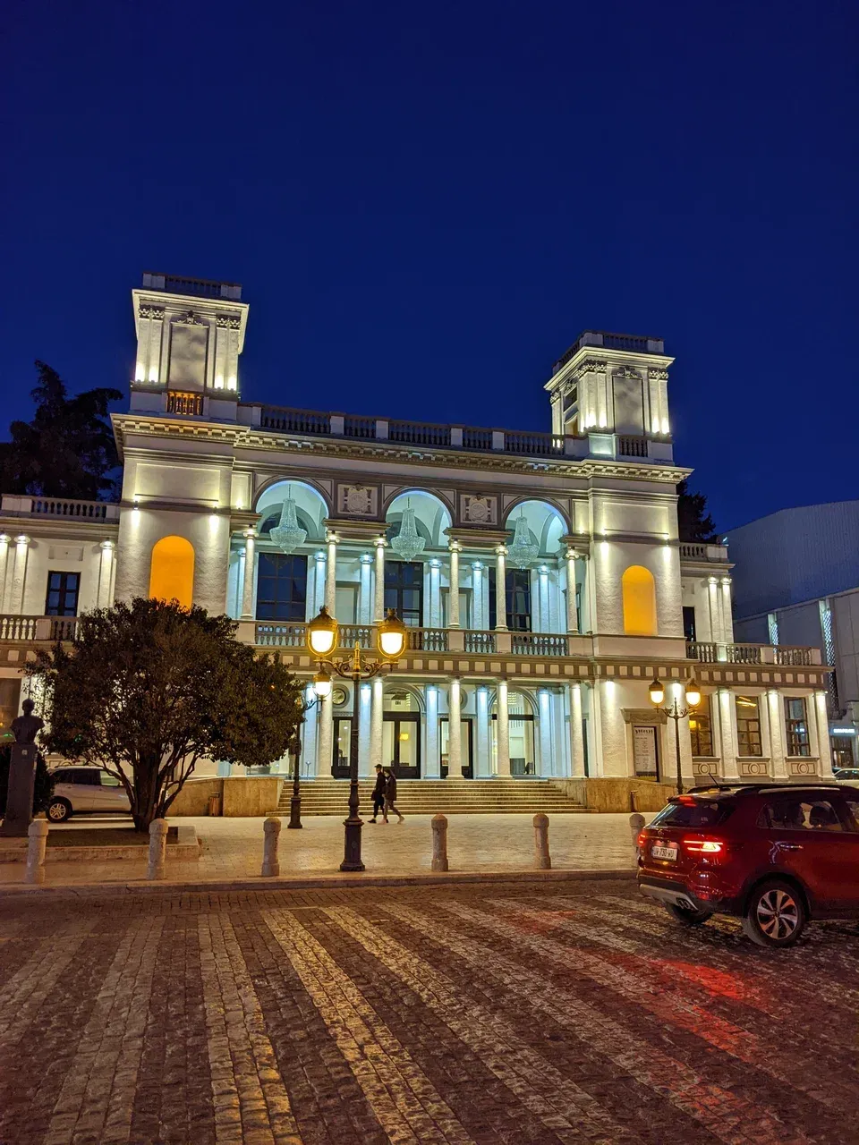 https://d2rzpmb54mcyw0.cloudfront.net/content/guides/tbilisi/tbilisi3.webp