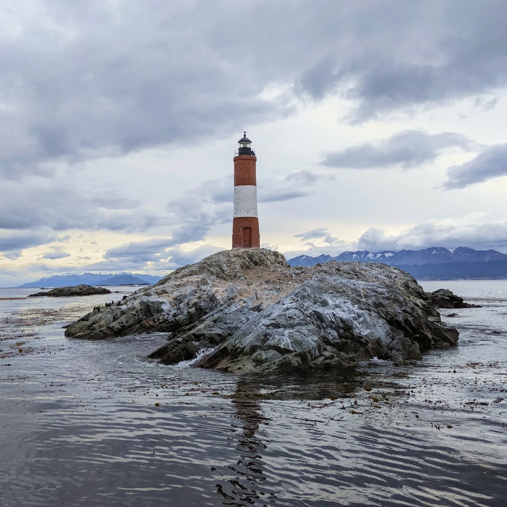 https://d2rzpmb54mcyw0.cloudfront.net/content/guides/ushuaia/ushuaia1.webp