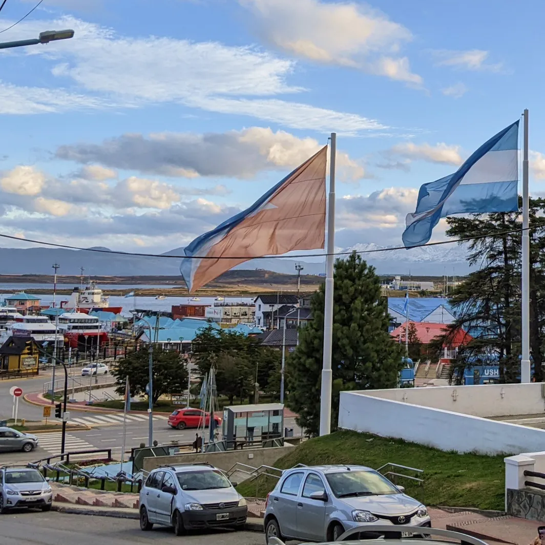 https://d2rzpmb54mcyw0.cloudfront.net/content/guides/ushuaia/ushuaia10.webp