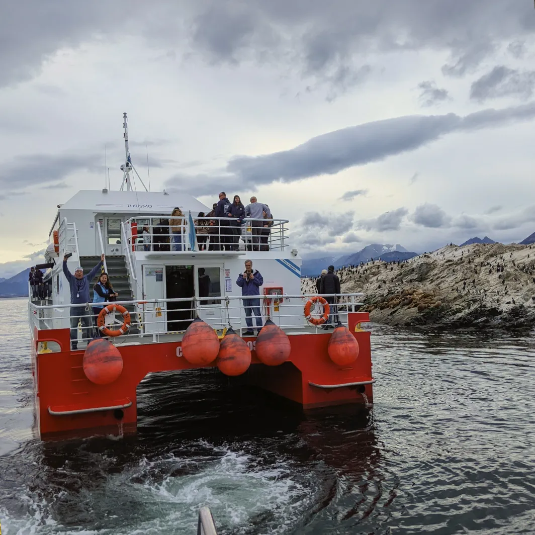 https://d2rzpmb54mcyw0.cloudfront.net/content/guides/ushuaia/ushuaia3.webp