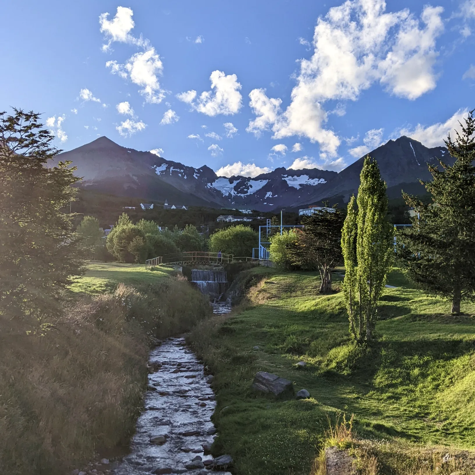https://d2rzpmb54mcyw0.cloudfront.net/content/guides/ushuaia/ushuaia6.webp