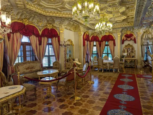 https://d2rzpmb54mcyw0.cloudfront.net/content/guides/ankara/golden-pavilion-museum3.webp