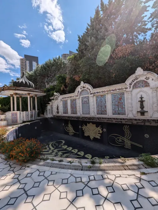 https://d2rzpmb54mcyw0.cloudfront.net/content/guides/ankara/golden-pavilion-museum5.webp