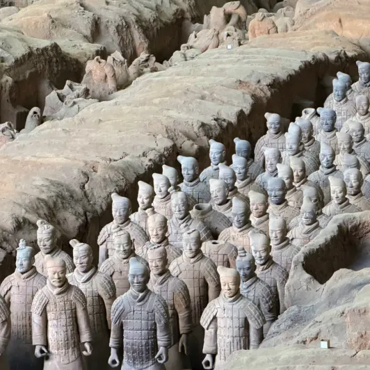 https://d2rzpmb54mcyw0.cloudfront.net/content/guides/b6fad266-a3b8-4956-9ddc-a2b504ffb915-terracotta_army3.webp