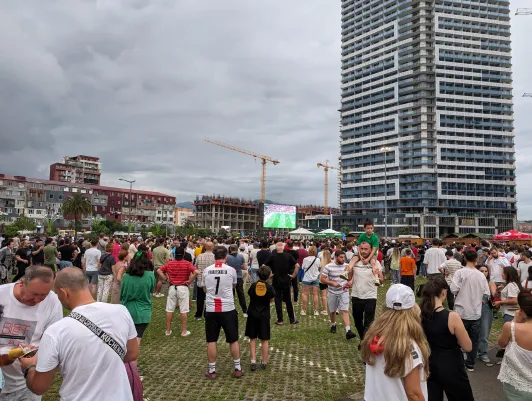 https://d2rzpmb54mcyw0.cloudfront.net/content/guides/batumi/stadium2.webp