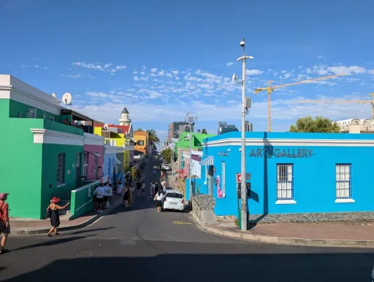 https://d2rzpmb54mcyw0.cloudfront.net/content/guides/cape-town/bo-kaap3.webp