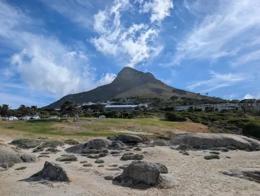 https://d2rzpmb54mcyw0.cloudfront.net/content/guides/cape-town/camps-bay-beach-viewpoint3.webp