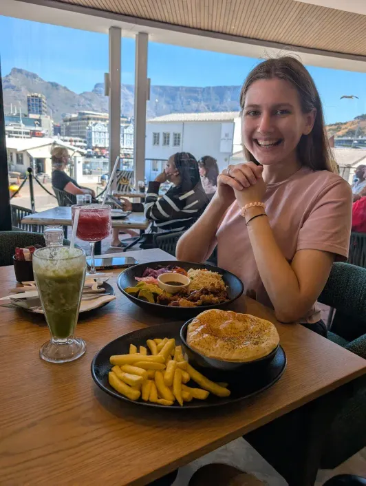 https://d2rzpmb54mcyw0.cloudfront.net/content/guides/cape-town/mugg-bean2.webp