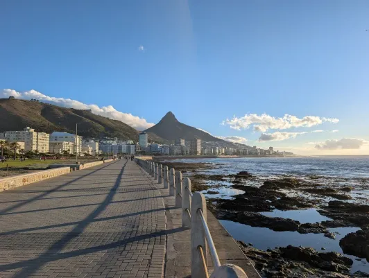 https://d2rzpmb54mcyw0.cloudfront.net/content/guides/cape-town/sea-point-promenade3.webp