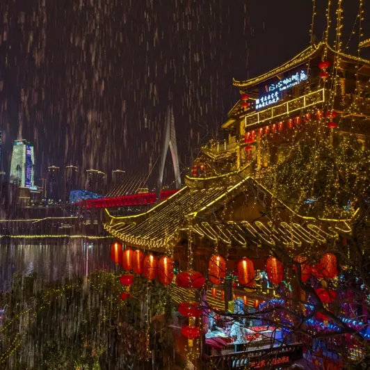 https://d2rzpmb54mcyw0.cloudfront.net/content/guides/chongqing/hongyadong-folk4.webp
