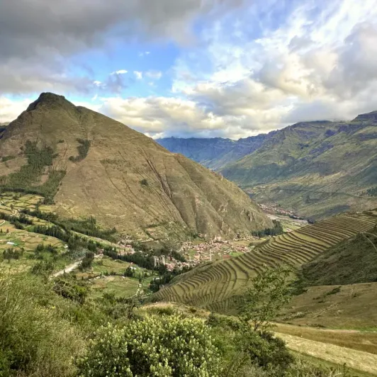 https://d2rzpmb54mcyw0.cloudfront.net/content/guides/cusco/pisac3.webp