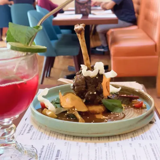 https://d2rzpmb54mcyw0.cloudfront.net/content/guides/cusco/restaurant-kusykay2.webp