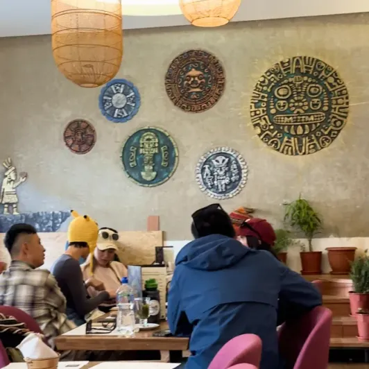 https://d2rzpmb54mcyw0.cloudfront.net/content/guides/cusco/restaurant-ofrenda2.webp