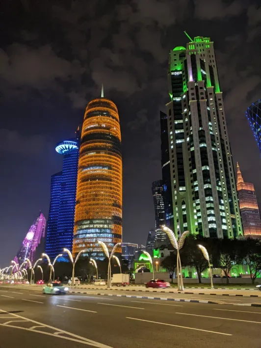 https://d2rzpmb54mcyw0.cloudfront.net/content/guides/doha/doha-tower2.webp