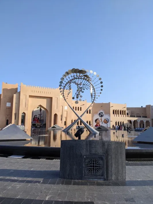 https://d2rzpmb54mcyw0.cloudfront.net/content/guides/doha/katara-cultural-village2.webp