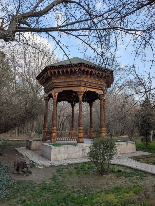 https://d2rzpmb54mcyw0.cloudfront.net/content/guides/dushanbe/botanical-garden3.webp