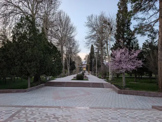 https://d2rzpmb54mcyw0.cloudfront.net/content/guides/dushanbe/park-ayni3.webp