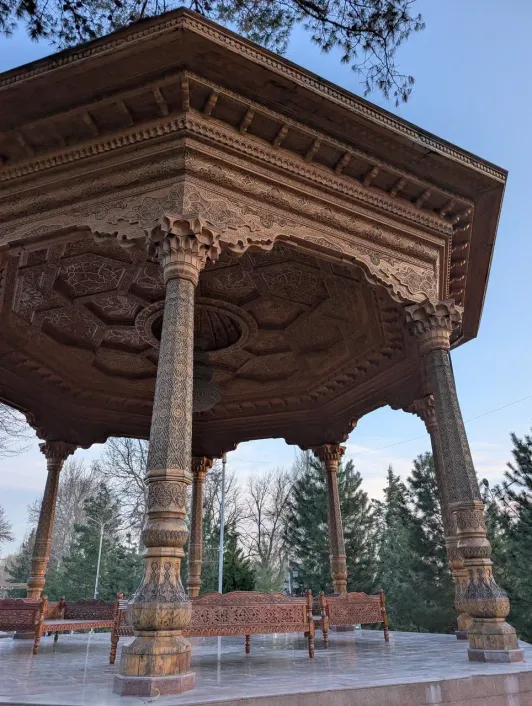 https://d2rzpmb54mcyw0.cloudfront.net/content/guides/dushanbe/park-ayni5.webp