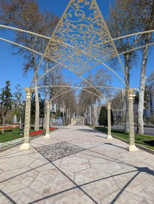 https://d2rzpmb54mcyw0.cloudfront.net/content/guides/dushanbe/park-rudaki2.webp