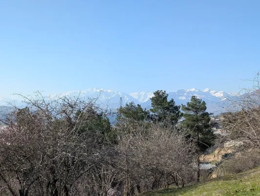https://d2rzpmb54mcyw0.cloudfront.net/content/guides/dushanbe/park-victory2.webp
