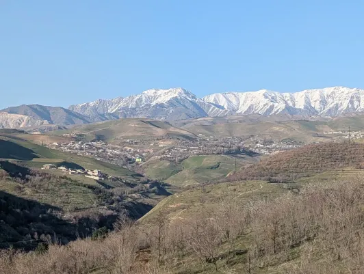 https://d2rzpmb54mcyw0.cloudfront.net/content/guides/dushanbe/park-victory4.webp