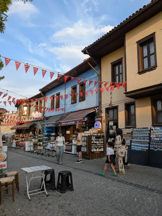 https://d2rzpmb54mcyw0.cloudfront.net/content/guides/eskisehir/odunpazari2.webp