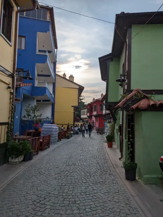 https://d2rzpmb54mcyw0.cloudfront.net/content/guides/eskisehir/odunpazari5.webp