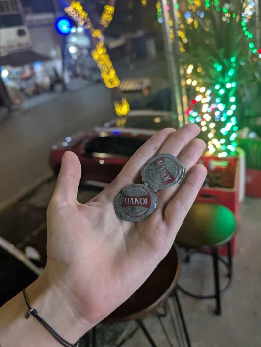 https://d2rzpmb54mcyw0.cloudfront.net/content/guides/hanoi/hanoi-train-street6.webp
