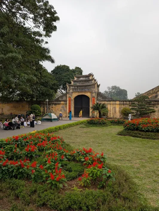 https://d2rzpmb54mcyw0.cloudfront.net/content/guides/hanoi/imperial-citadel2.webp