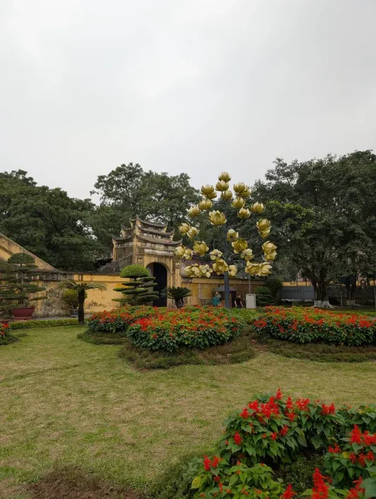 https://d2rzpmb54mcyw0.cloudfront.net/content/guides/hanoi/imperial-citadel3.webp