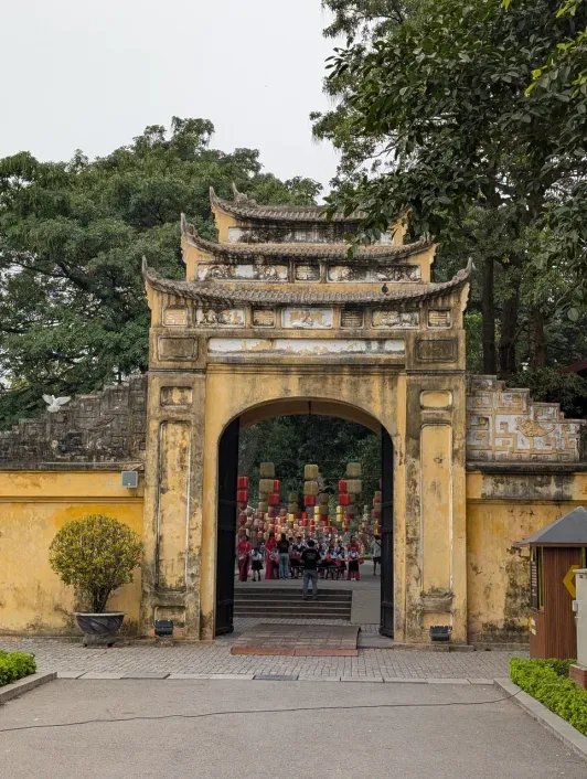 https://d2rzpmb54mcyw0.cloudfront.net/content/guides/hanoi/imperial-citadel4.webp