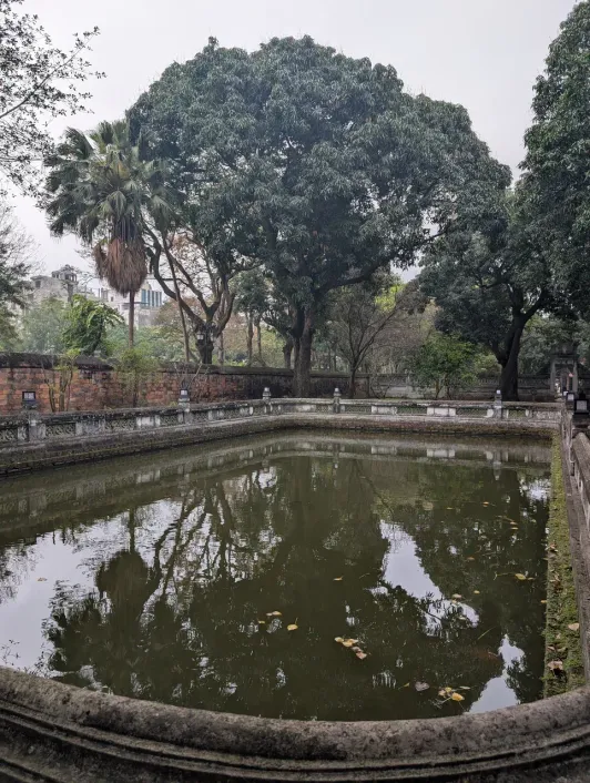 https://d2rzpmb54mcyw0.cloudfront.net/content/guides/hanoi/temple-literature3.webp