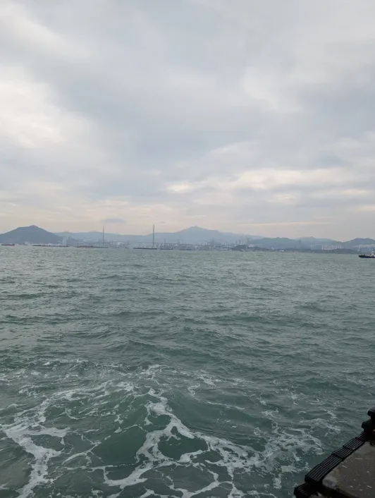 https://d2rzpmb54mcyw0.cloudfront.net/content/guides/hong-kong/belcher-bay2.webp